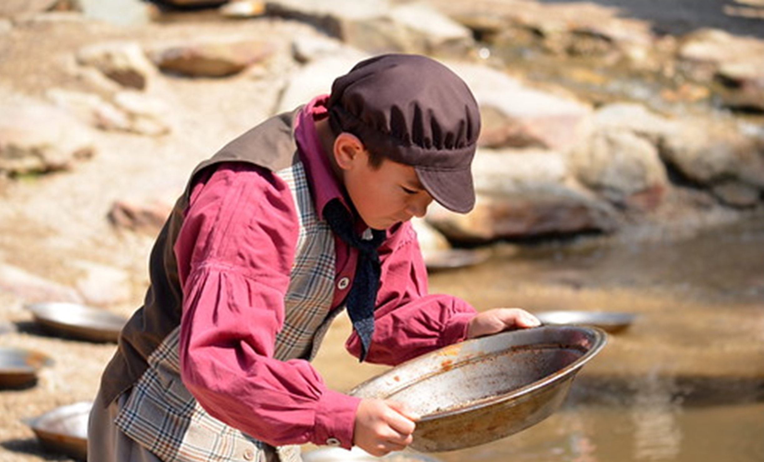 GoldPanning001
