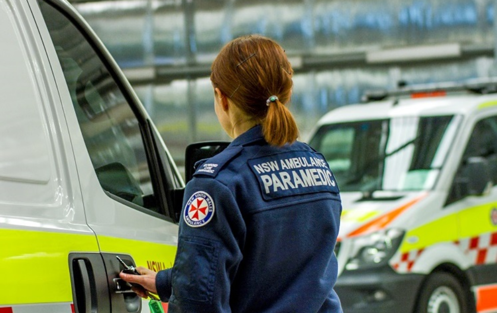 NSW-Ambulance-paramedic