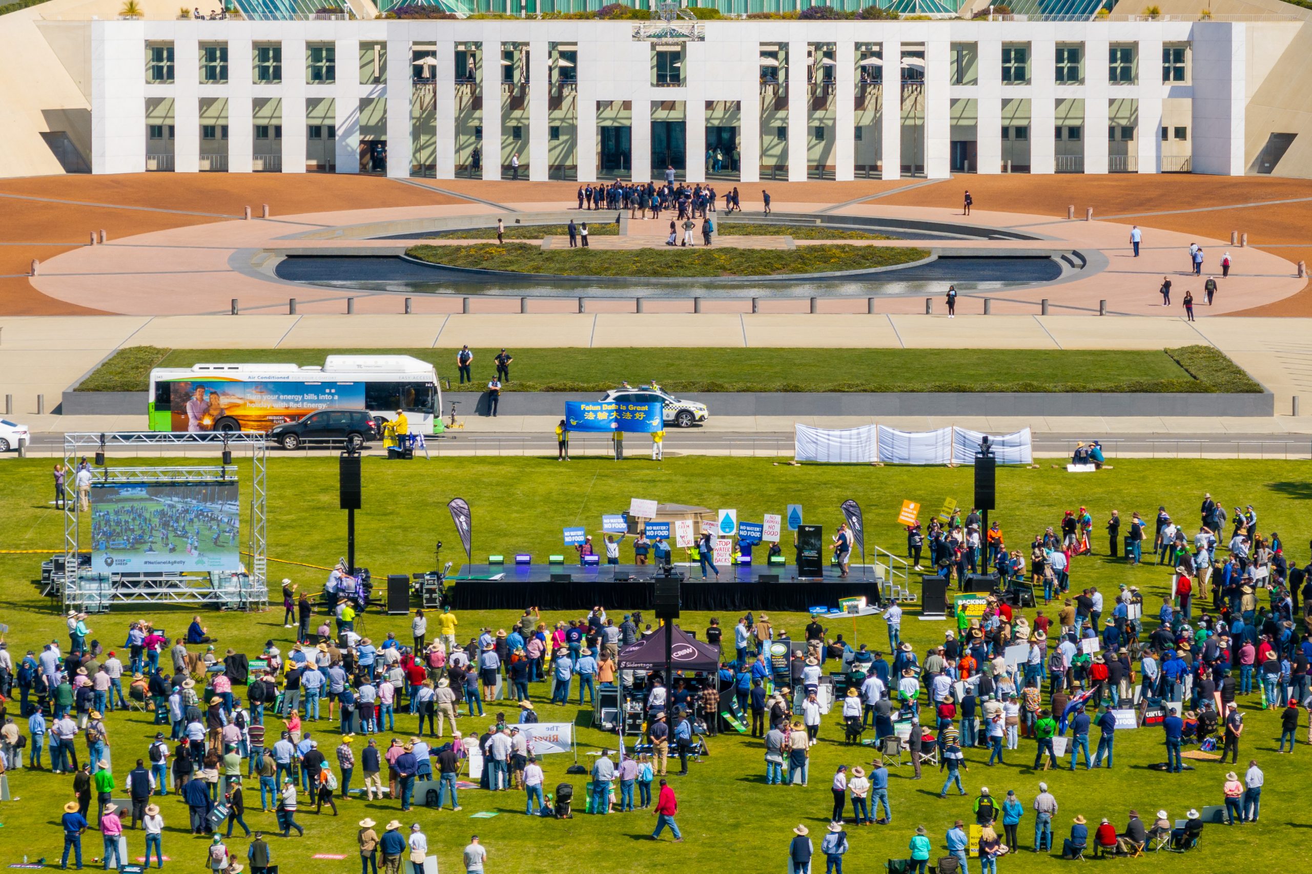 Image for Thousands attend historic National Farmer Rally
