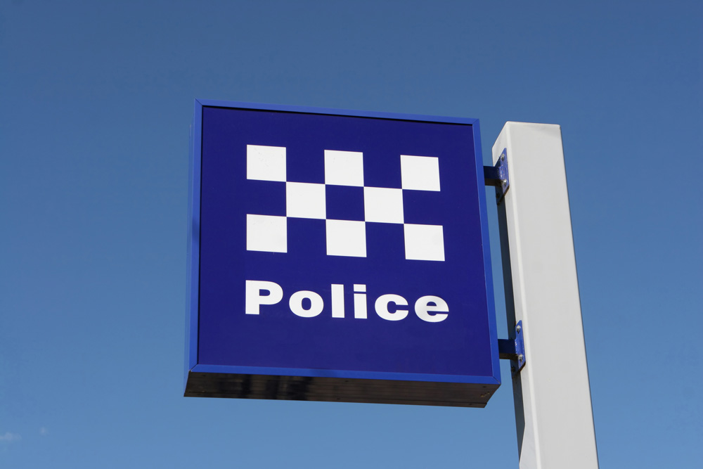 PoliceSign001