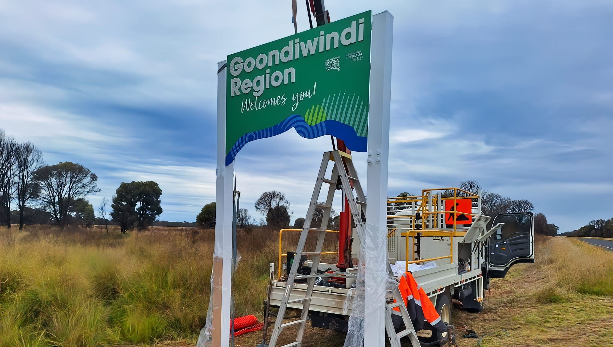 welcome to region signs installation Leichhardt Highway
